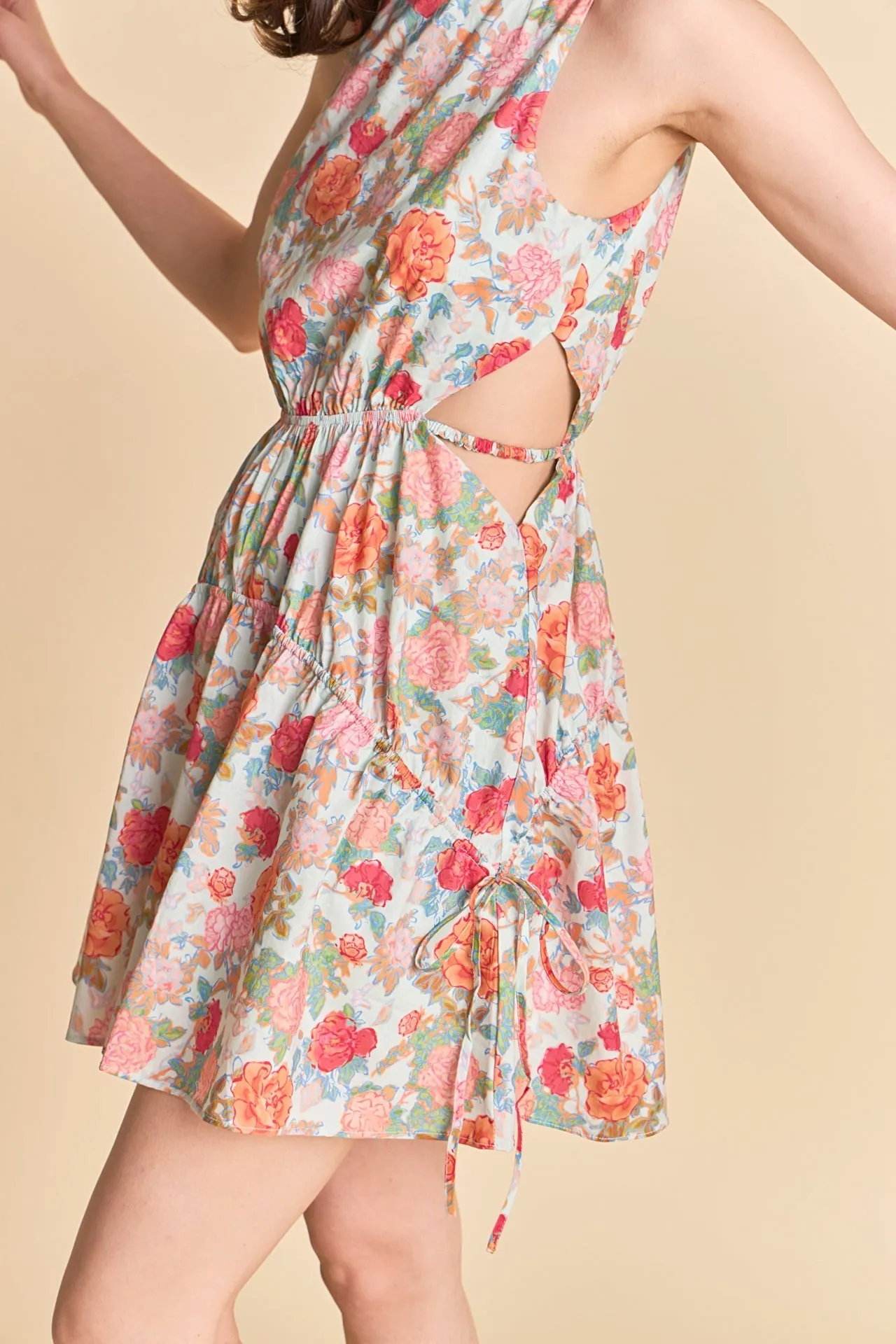 FLORAL PRINT CUT OUT MINI DRESS